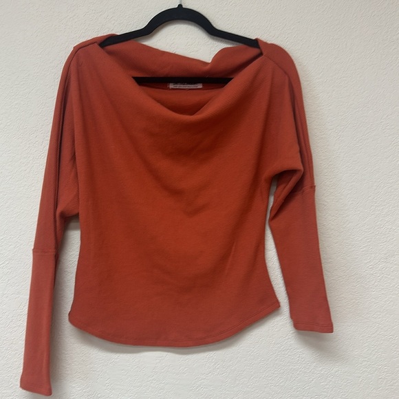 Free People we the free women’s off the shoulder top size L - Picture 2 of 5